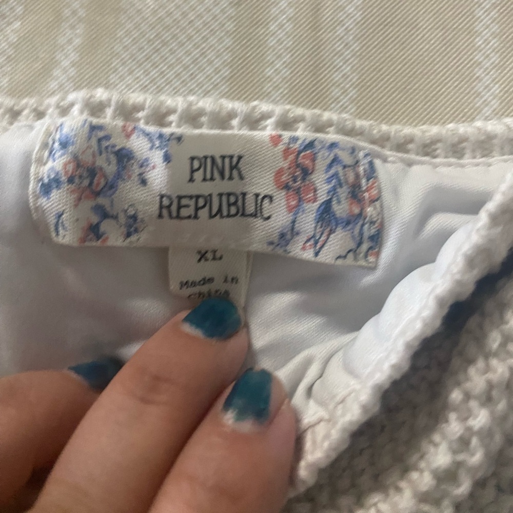 Pink Republic Cream and black trim crocheted pointelle pattern tank top - Picture 6 of 8